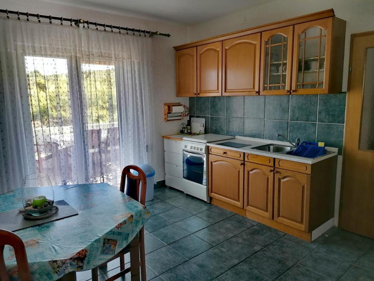 Apartman Canaki Splitska Exterior foto